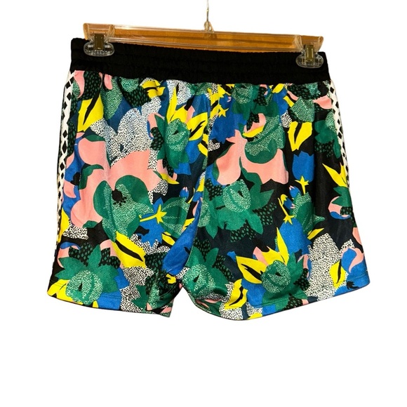WOMAN ADIDAS ORIGINALS X HER STUDIO LONDON FLORAL SHORTS size Medium M - Picture 3 of 4